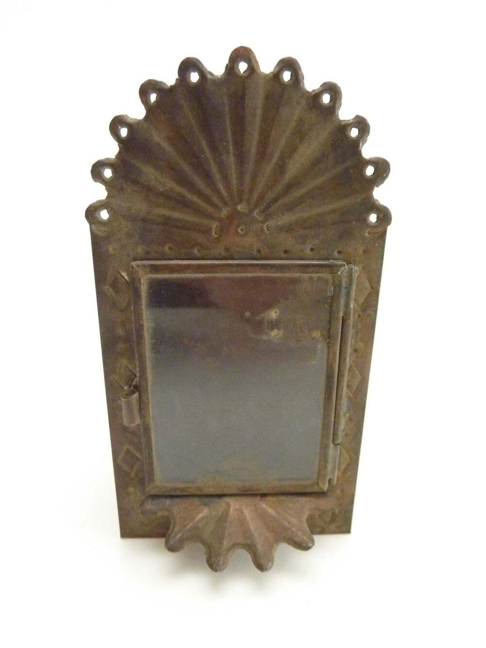 Vintage Mexican Tin Nicho Shadow Box Mexican Folk Art Shrine Wall Hanging 5"